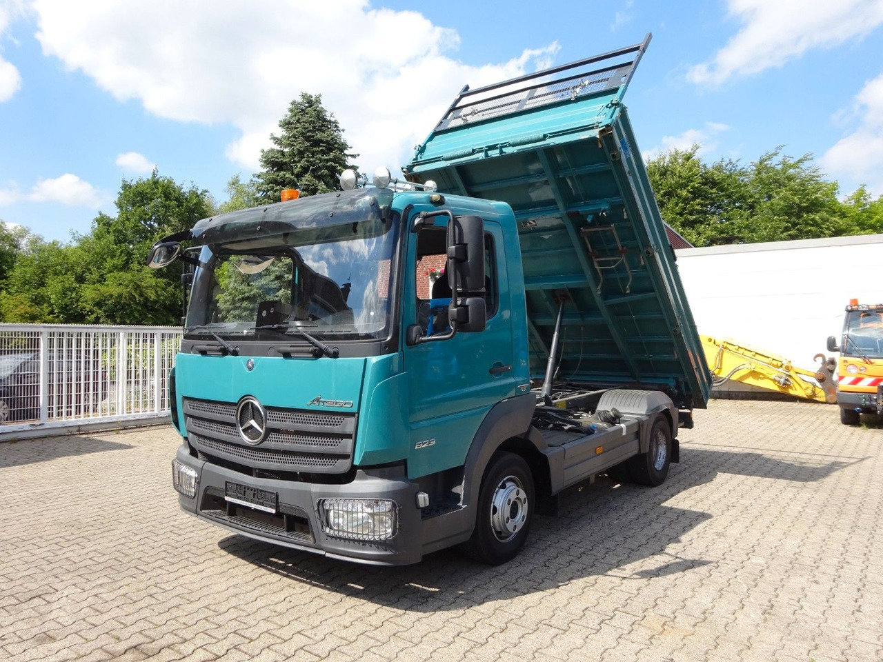 Mercedes-Benz 823 Atego MEILLER 3Skipper 4x2 - Komercauto pašizgāzējs: foto 1 Mercedes-Benz 823 Atego MEILLER 3Skipper 4x2 - Komercauto pašizgāzējs: foto 1