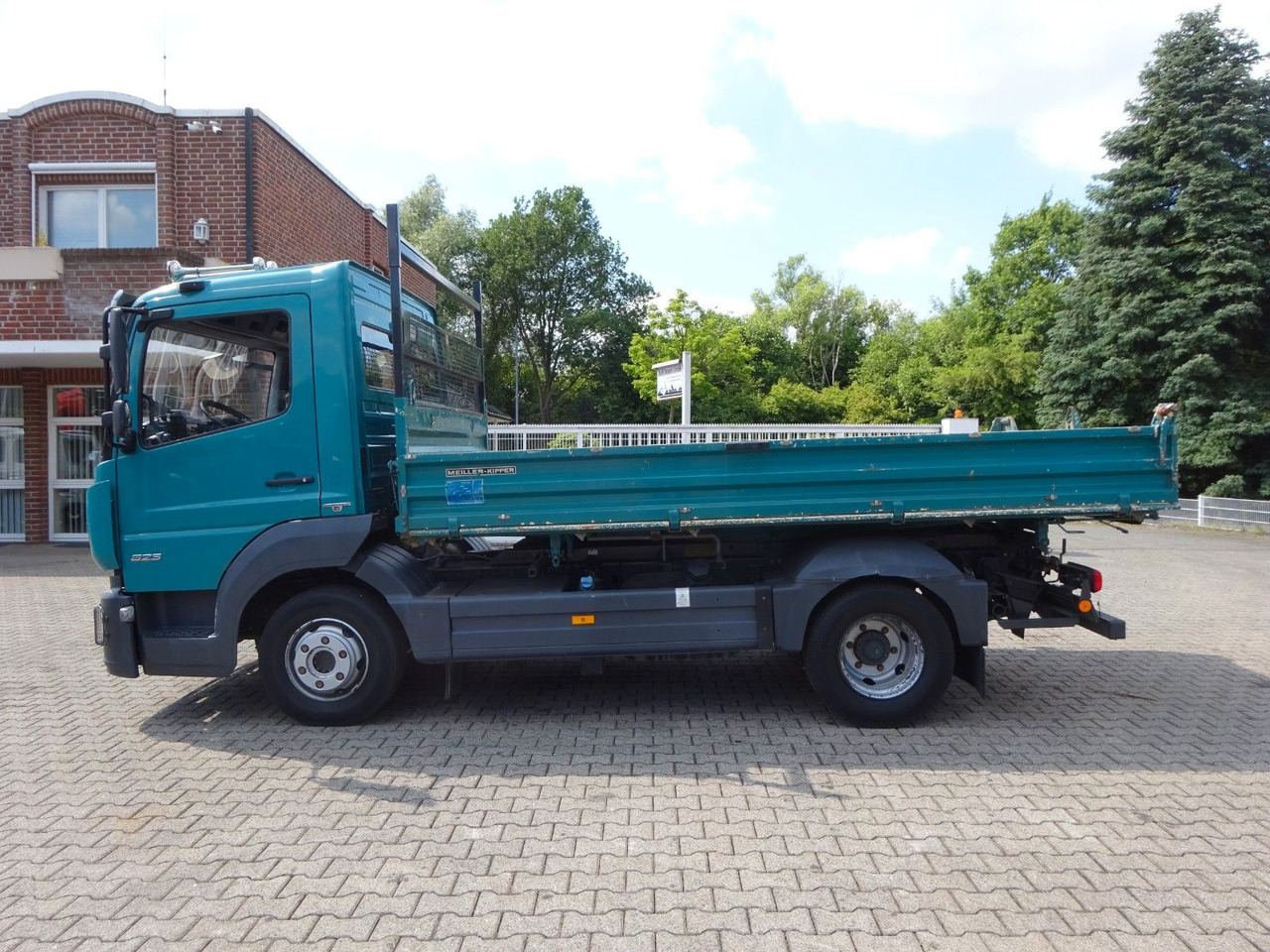 Mercedes-Benz 823 Atego MEILLER 3Skipper 4x2 - Komercauto pašizgāzējs: foto 4 Mercedes-Benz 823 Atego MEILLER 3Skipper 4x2 - Komercauto pašizgāzējs: foto 4