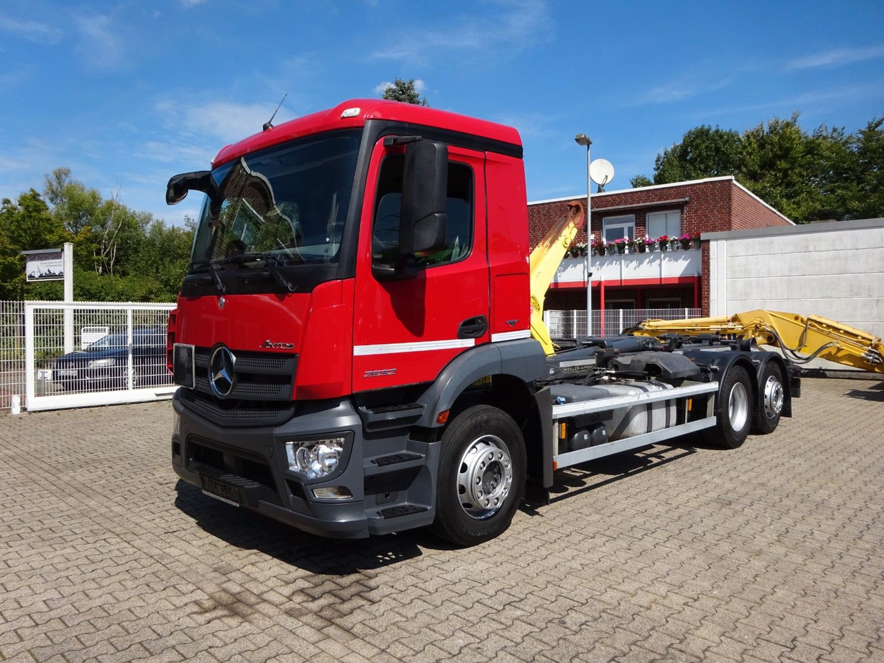 Mercedes-Benz Antos 2532 MEILLER Abroller Lift+Lenkachse 6x2 - Pacēlājs ar āķi: foto 3 Mercedes-Benz Antos 2532 MEILLER Abroller Lift+Lenkachse 6x2 - Pacēlājs ar āķi: foto 3