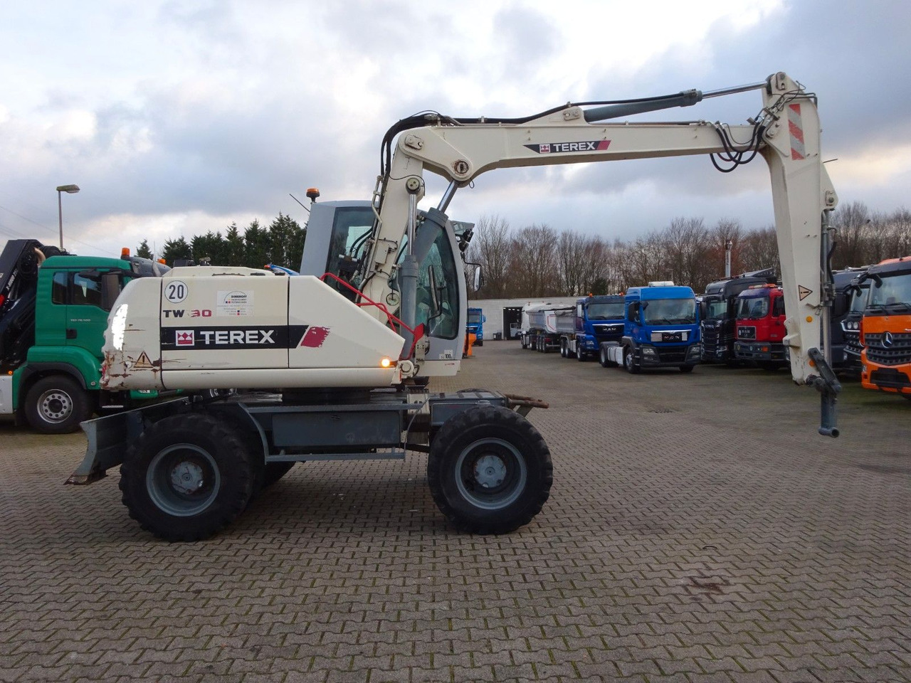 Terex ATLAS TW130 Terex ATLAS TW130 - Riteņu ekskavators: foto 5 Terex ATLAS TW130 Terex ATLAS TW130 - Riteņu ekskavators: foto 5