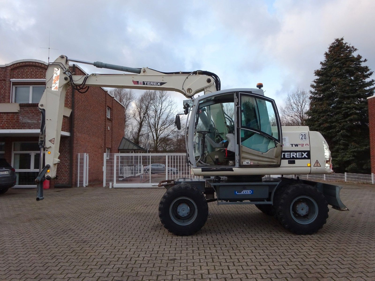 Terex ATLAS TW130 Terex ATLAS TW130 - Riteņu ekskavators: foto 1 Terex ATLAS TW130 Terex ATLAS TW130 - Riteņu ekskavators: foto 1