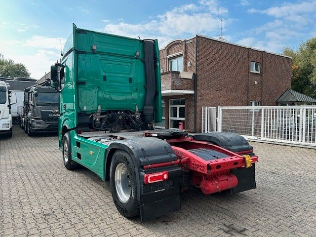 Mercedes-Benz 1851 Actros SZM mit Kipper-Pumpe 4x2 - Vilcējs: foto 4 Mercedes-Benz 1851 Actros SZM mit Kipper-Pumpe 4x2 - Vilcējs: foto 4