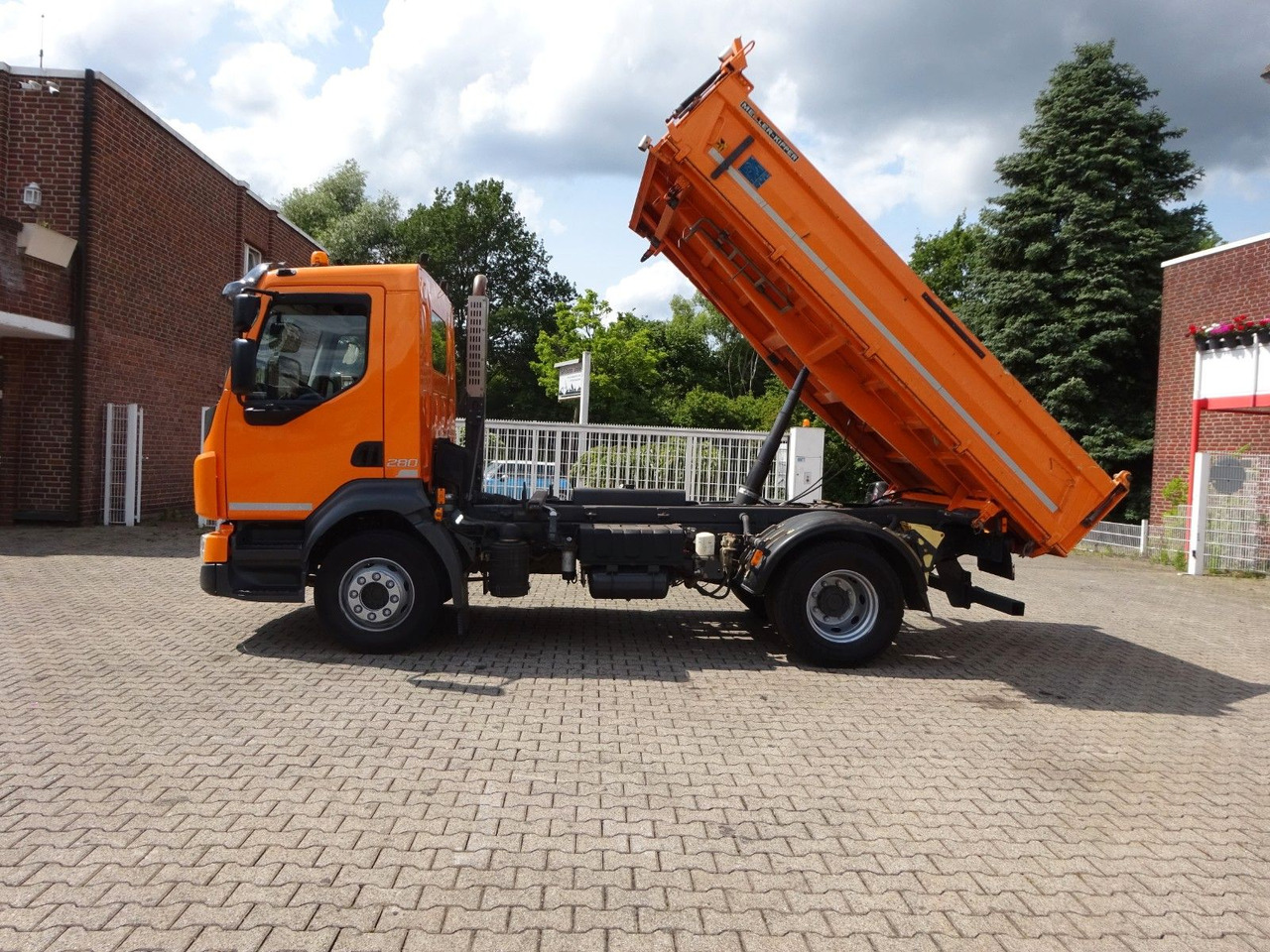 Volvo FL 280 MEILLER 3Skipper 4x2 - Kravas automašīna pašizgāzējs: foto 4 Volvo FL 280 MEILLER 3Skipper 4x2 - Kravas automašīna pašizgāzējs: foto 4