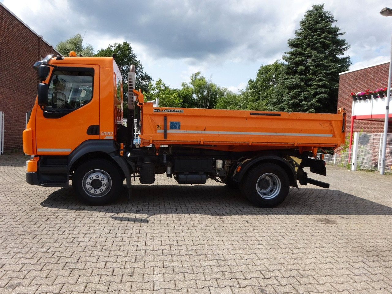 Volvo FL 280 MEILLER 3Skipper 4x2 - Kravas automašīna pašizgāzējs: foto 1 Volvo FL 280 MEILLER 3Skipper 4x2 - Kravas automašīna pašizgāzējs: foto 1