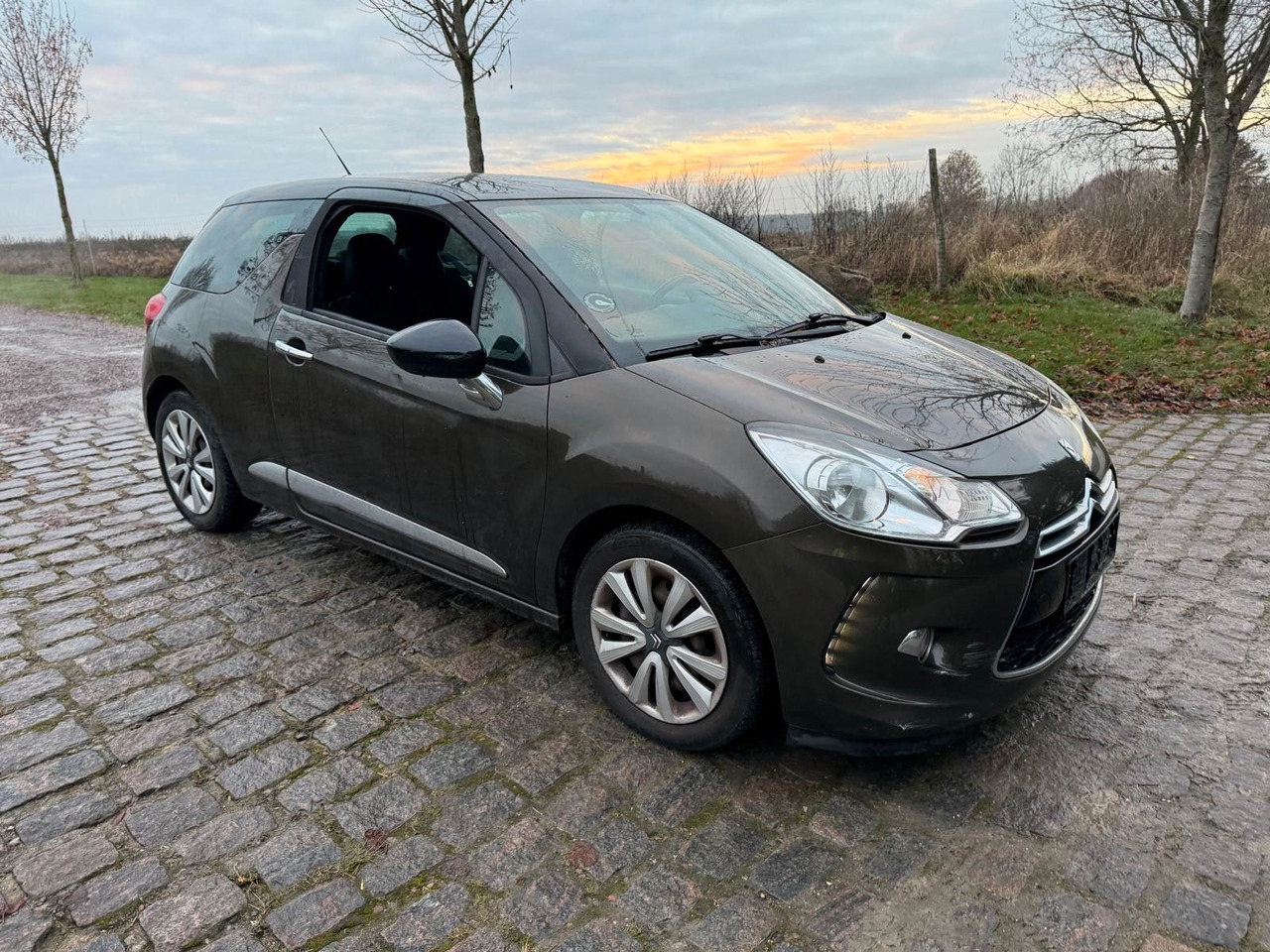 Citroën DS3 Sport - Vieglā automašīna: foto 4 Citroën DS3 Sport - Vieglā automašīna: foto 4