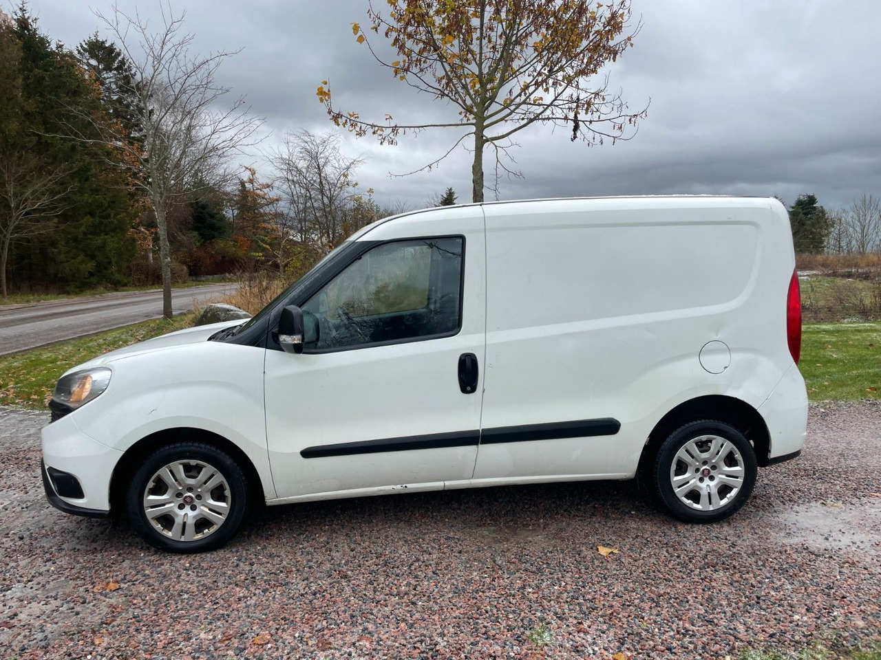 Fiat Doblo Doblò Basis Kasten 1.3 diesel - Universālis: foto 2 Fiat Doblo Doblò Basis Kasten 1.3 diesel - Universālis: foto 2