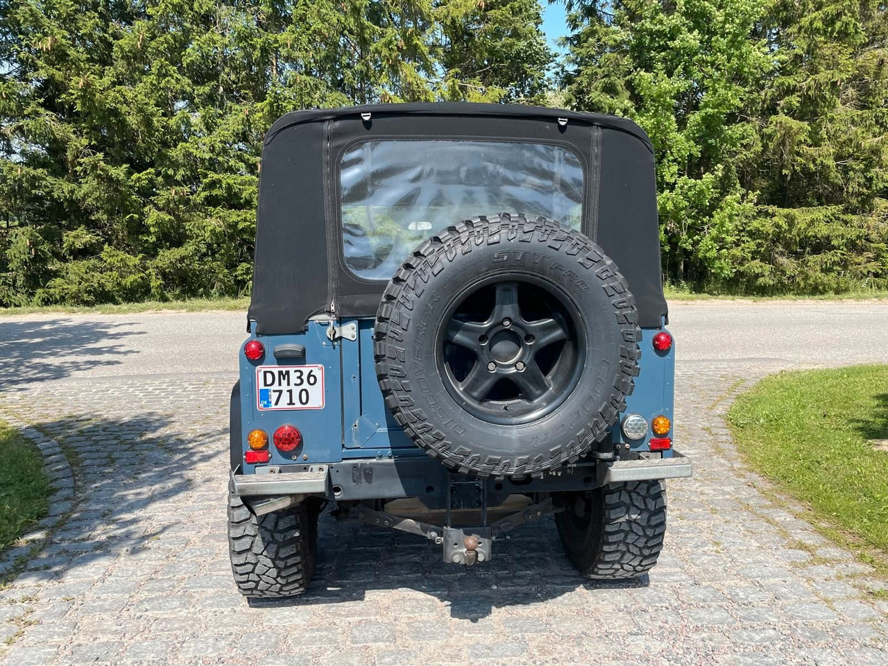 Land Rover LR Defender 90 Soft Top V8 Automatic 60000 brutt Land Rover LR Defender 90 SoftTop V8 Automatic - Pikaps: foto 4 Land Rover LR Defender 90 Soft Top V8 Automatic 60000 brutt Land Rover LR Defender 90 SoftTop V8 Automatic - Pikaps: foto 4
