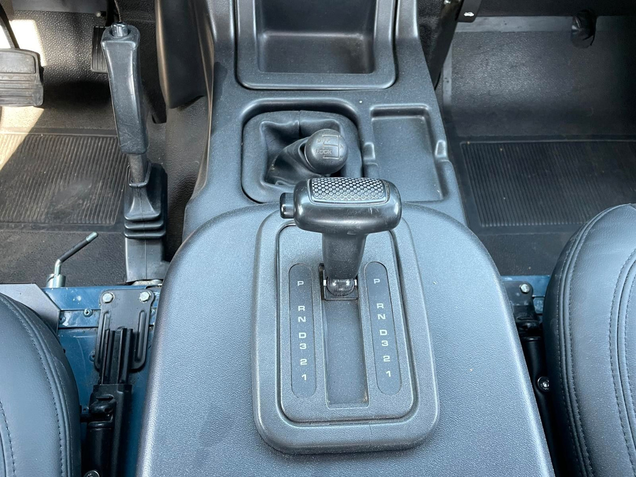 Pikaps Land Rover LR Defender 90 Soft Top V8 Automatic 60000 brutt Land Rover LR Defender 90 SoftTop V8 Automatic: foto 16