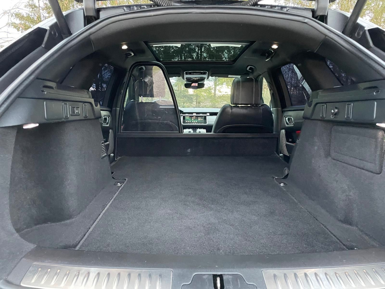 SUV Land Rover Range Rover Velar R-Dynamic 3.0D 4WD Land Rover Range Rover Velar R-Dynamic 3.0D 4WD *RESERVED: foto 28