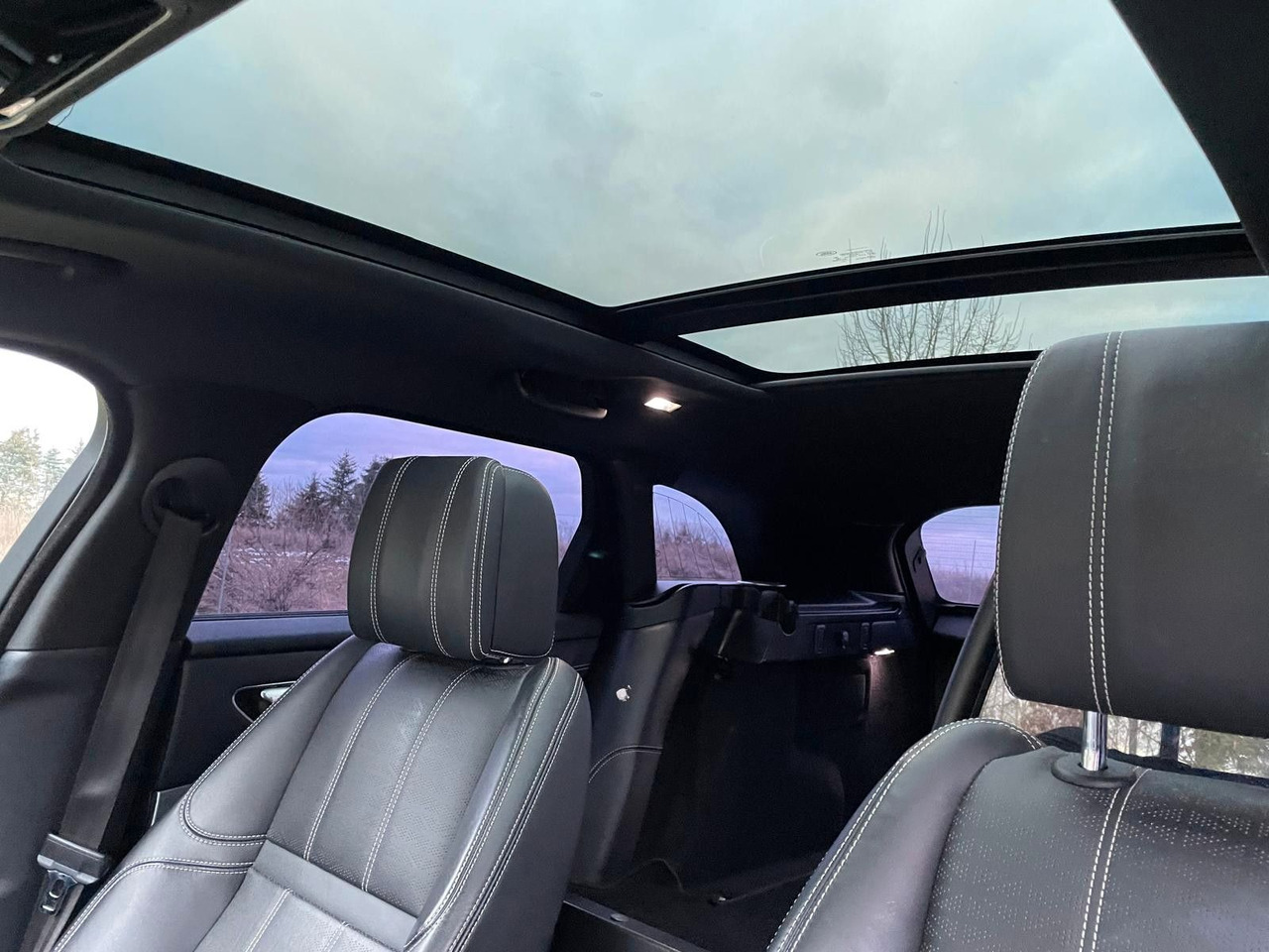 SUV Land Rover Range Rover Velar R-Dynamic 3.0D 4WD Land Rover Range Rover Velar R-Dynamic 3.0D 4WD *RESERVED: foto 26
