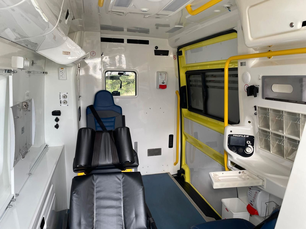 Ātrās palīdzības mašīna MAN TGE 4.180 Ambulance * 29 400 € netto *RESERVED: foto 22