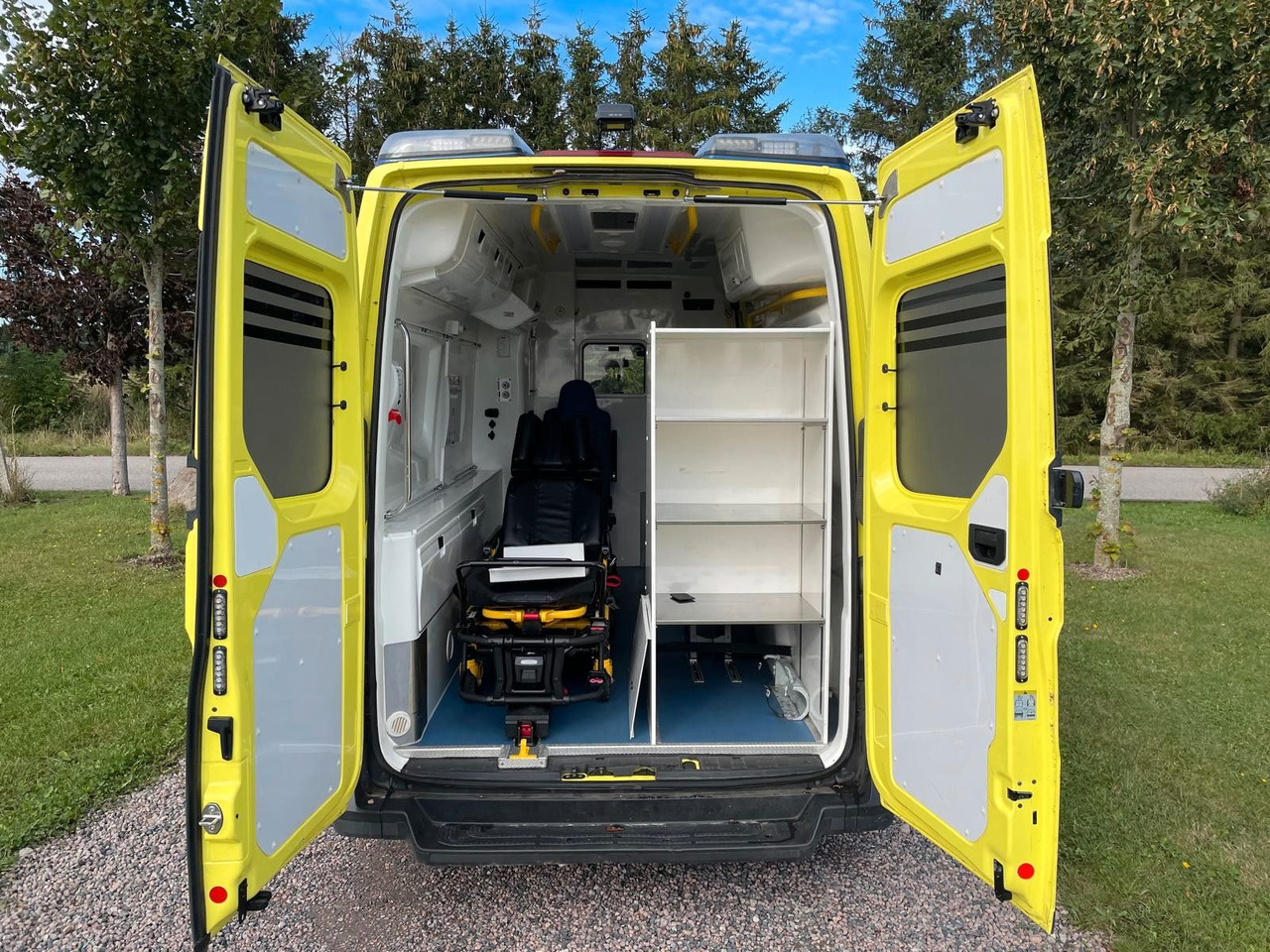 Ātrās palīdzības mašīna MAN TGE 4.180 Ambulance * 29 400 € netto *RESERVED: foto 21