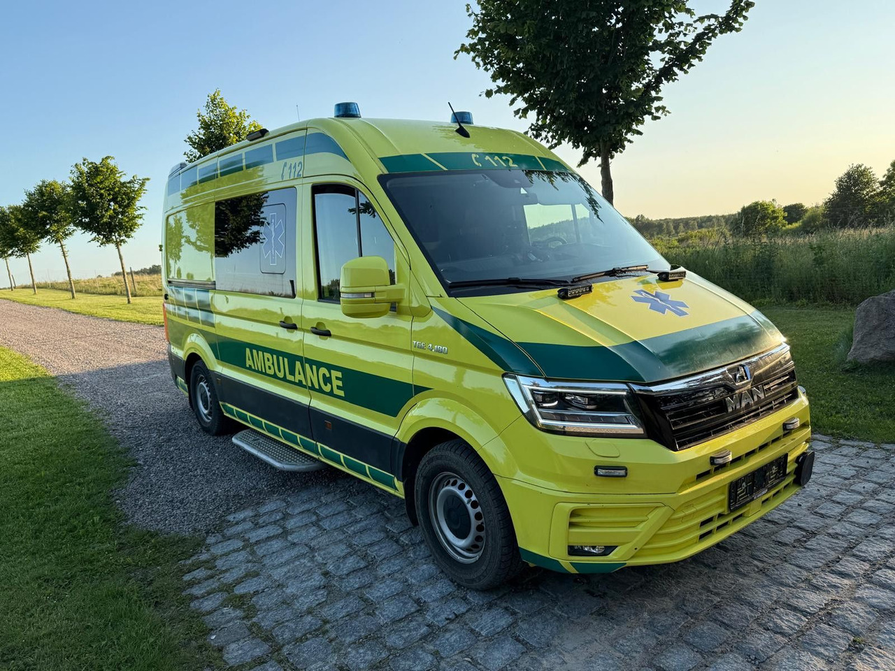 MAN TGE 4.180 Ambulance * 29 800 € netto *RESERVED - Ātrās palīdzības mašīna: foto 1 MAN TGE 4.180 Ambulance * 29 800 € netto *RESERVED - Ātrās palīdzības mašīna: foto 1