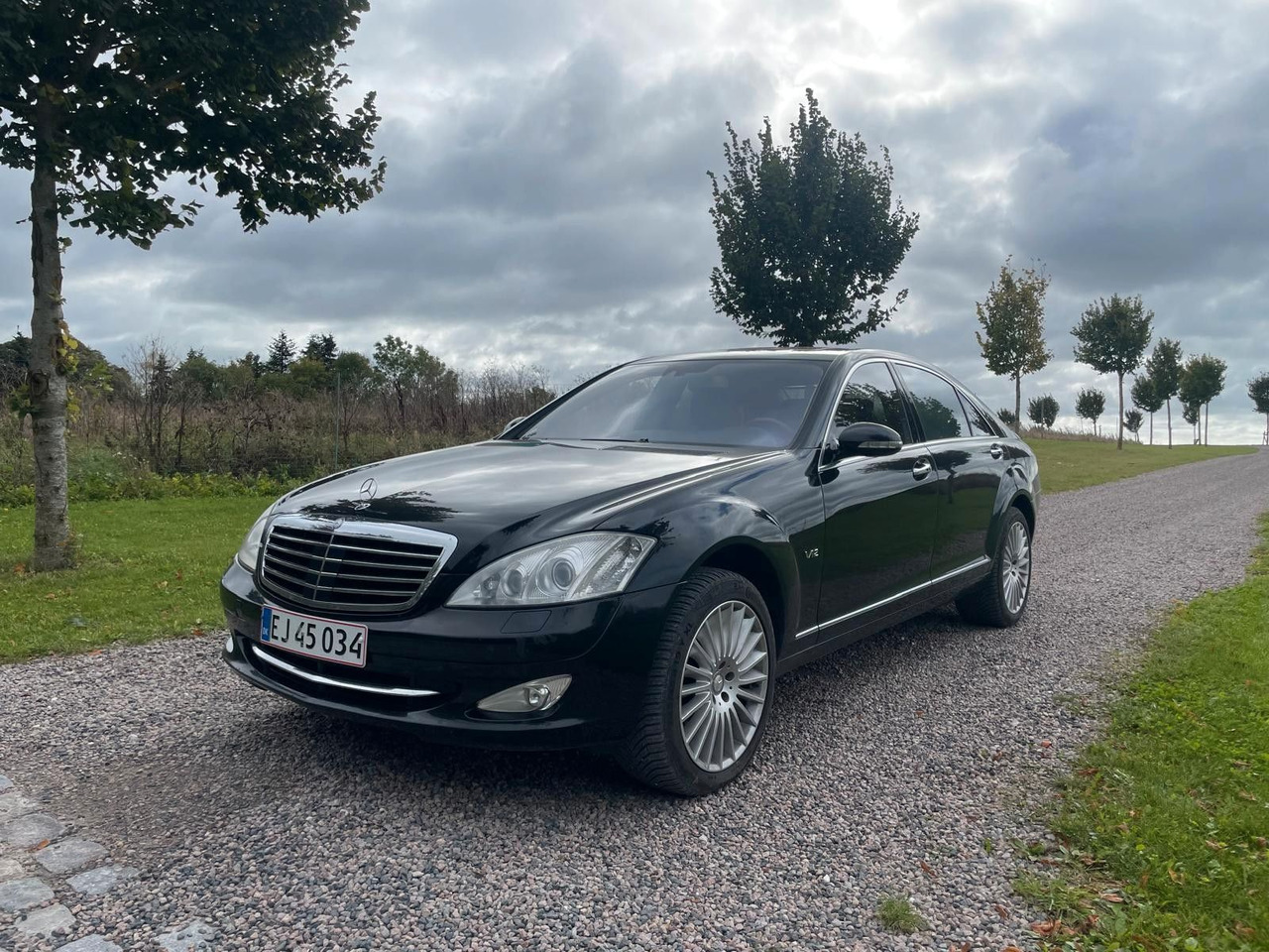 Mercedes-Benz S 600 S-Klasse Limousine - Universālis: foto 1 Mercedes-Benz S 600 S-Klasse Limousine - Universālis: foto 1