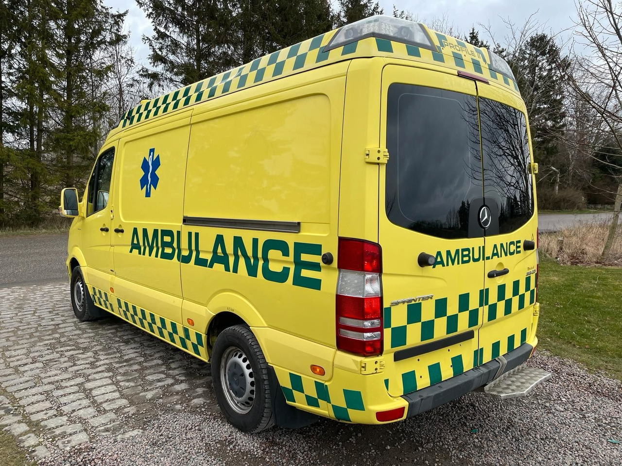 Mercedes-Benz Sprinter 316 CDI Aut *14 000 € netto - Ātrās palīdzības mašīna: foto 3 Mercedes-Benz Sprinter 316 CDI Aut *14 000 € netto - Ātrās palīdzības mašīna: foto 3