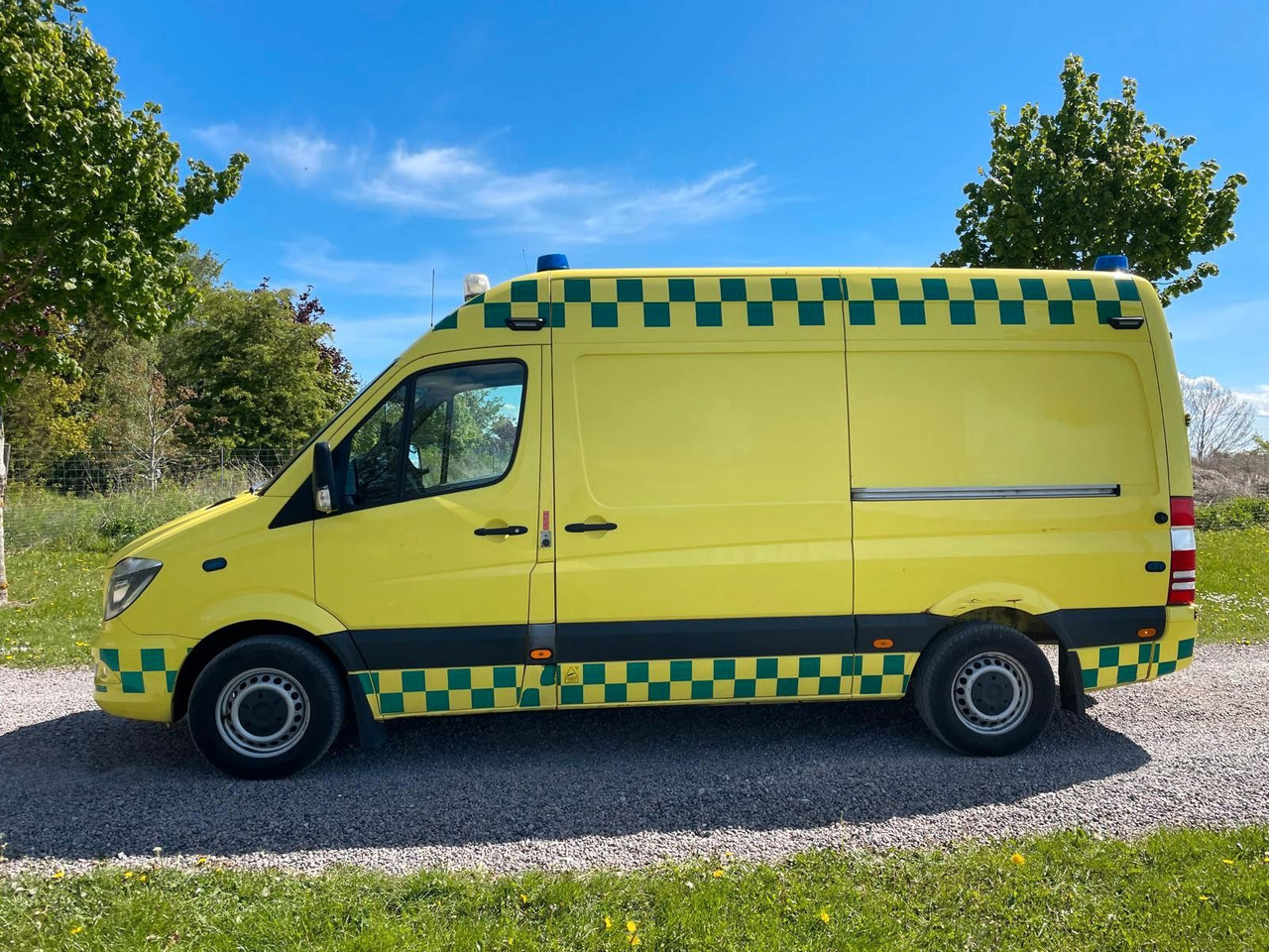 Mercedes-Benz Sprinter II Kasten 316 CDI Aut Ambulance* - Ātrās palīdzības mašīna: foto 2 Mercedes-Benz Sprinter II Kasten 316 CDI Aut Ambulance* - Ātrās palīdzības mašīna: foto 2