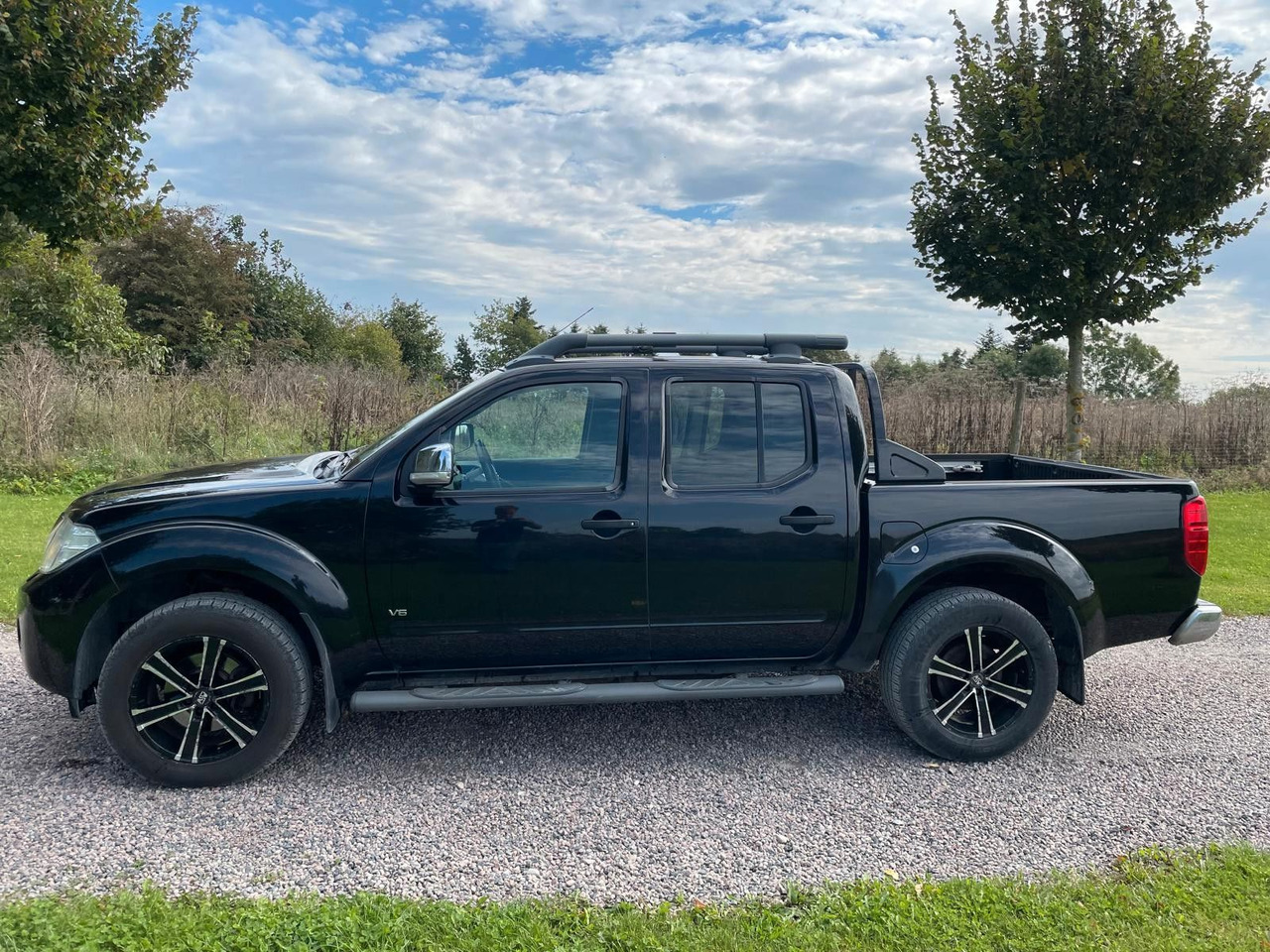 Nissan Navara Pickup Double Cab LE V6 4x4 LB - SUV: foto 2 Nissan Navara Pickup Double Cab LE V6 4x4 LB - SUV: foto 2