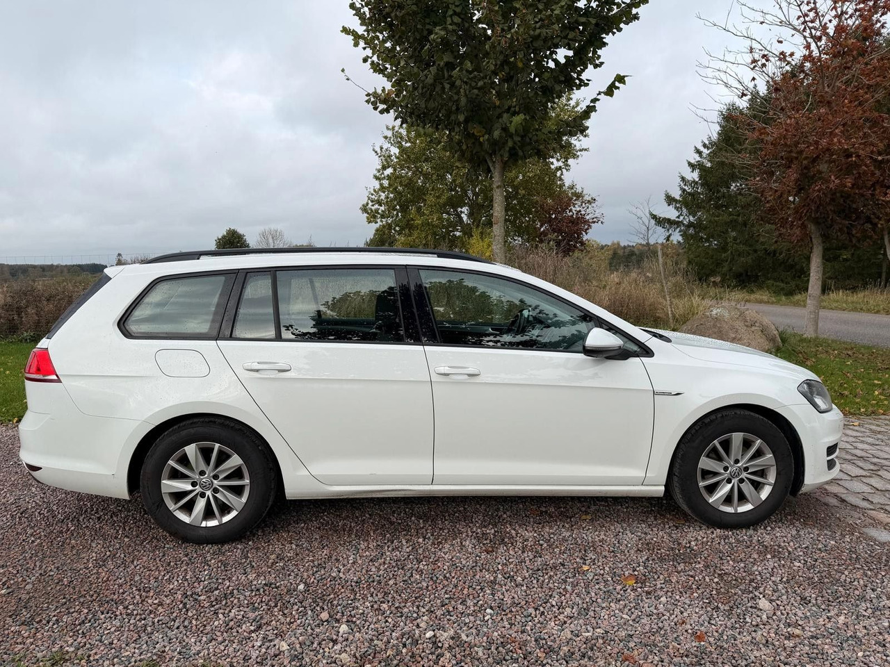 Volkswagen Golf VII Trendline BlueMotion - Universālis: foto 5 Volkswagen Golf VII Trendline BlueMotion - Universālis: foto 5