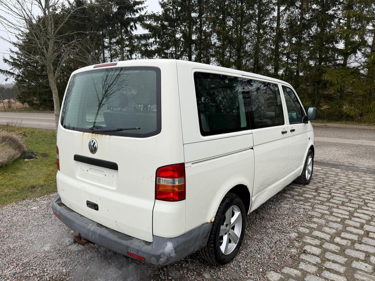 Volkswagen T5 Transporter 1.9 TDI *9 Sitze * 3900 € - Pasažieru furgons: foto 4 Volkswagen T5 Transporter 1.9 TDI *9 Sitze * 3900 € - Pasažieru furgons: foto 4