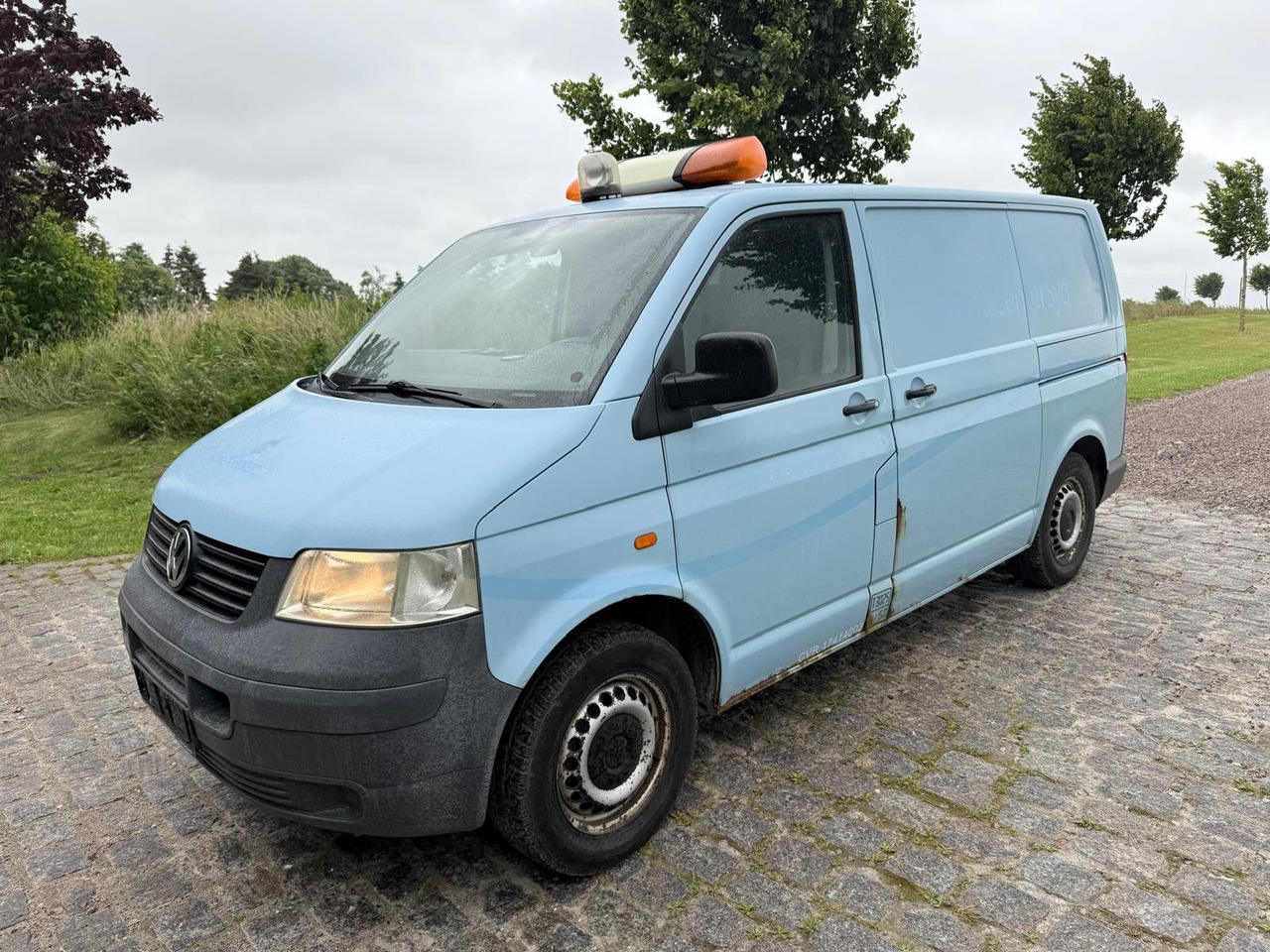 Volkswagen T5 Transporter 2.5 TDI 4Motion *Klima *4x4 - Mazs furgons: foto 2 Volkswagen T5 Transporter 2.5 TDI 4Motion *Klima *4x4 - Mazs furgons: foto 2