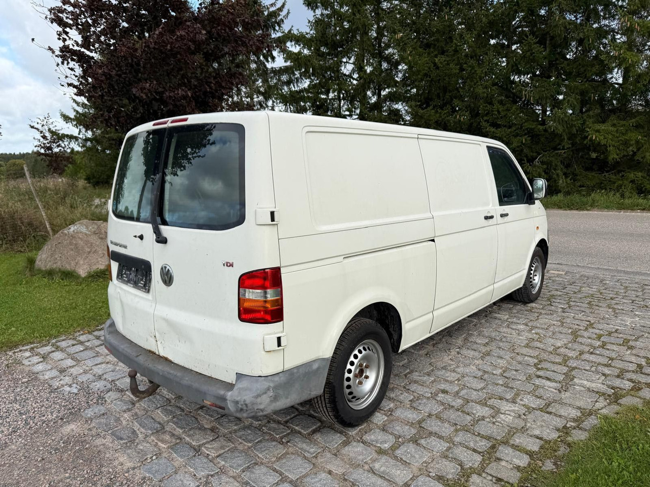 Volkswagen T5 Transporter 2.5 TDI Kasten lang *2500 € - Mazs furgons: foto 4 Volkswagen T5 Transporter 2.5 TDI Kasten lang *2500 € - Mazs furgons: foto 4
