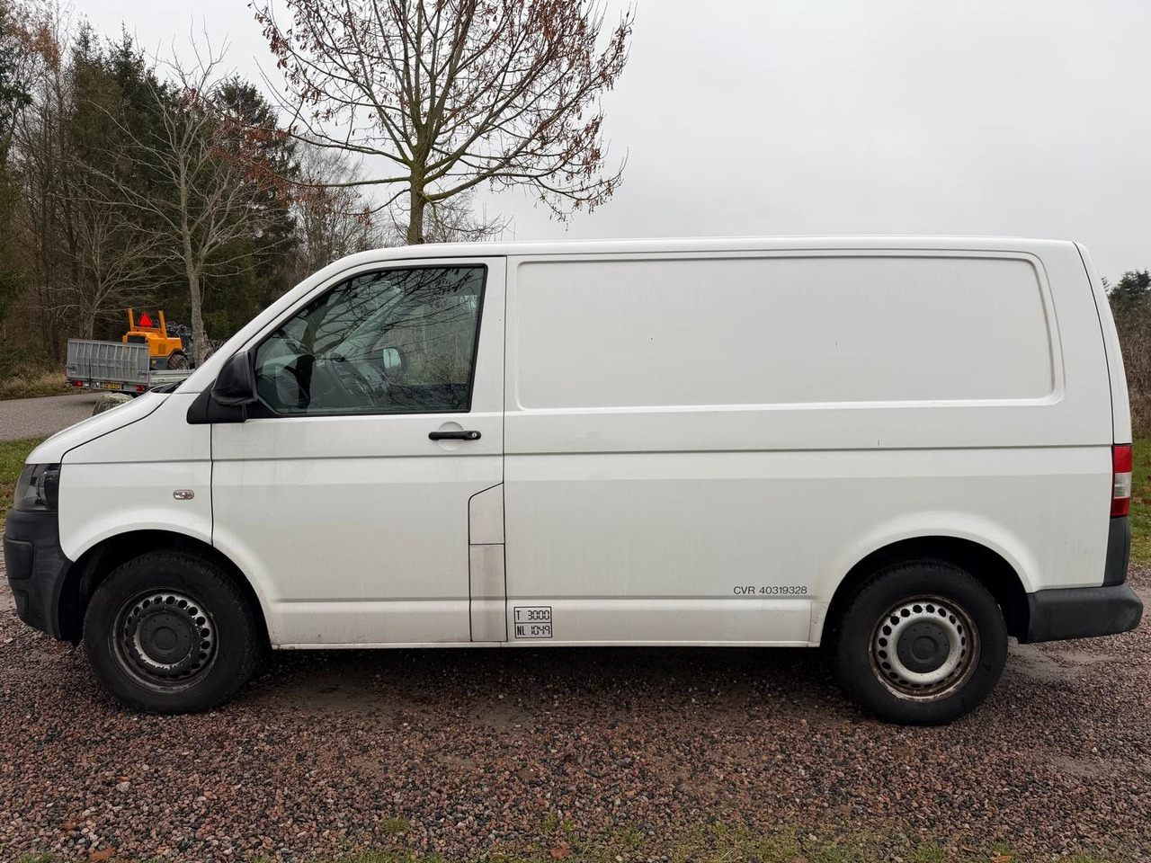 Volkswagen T5 Transporter Kasten-Kombi Kasten - Mazs furgons: foto 2 Volkswagen T5 Transporter Kasten-Kombi Kasten - Mazs furgons: foto 2