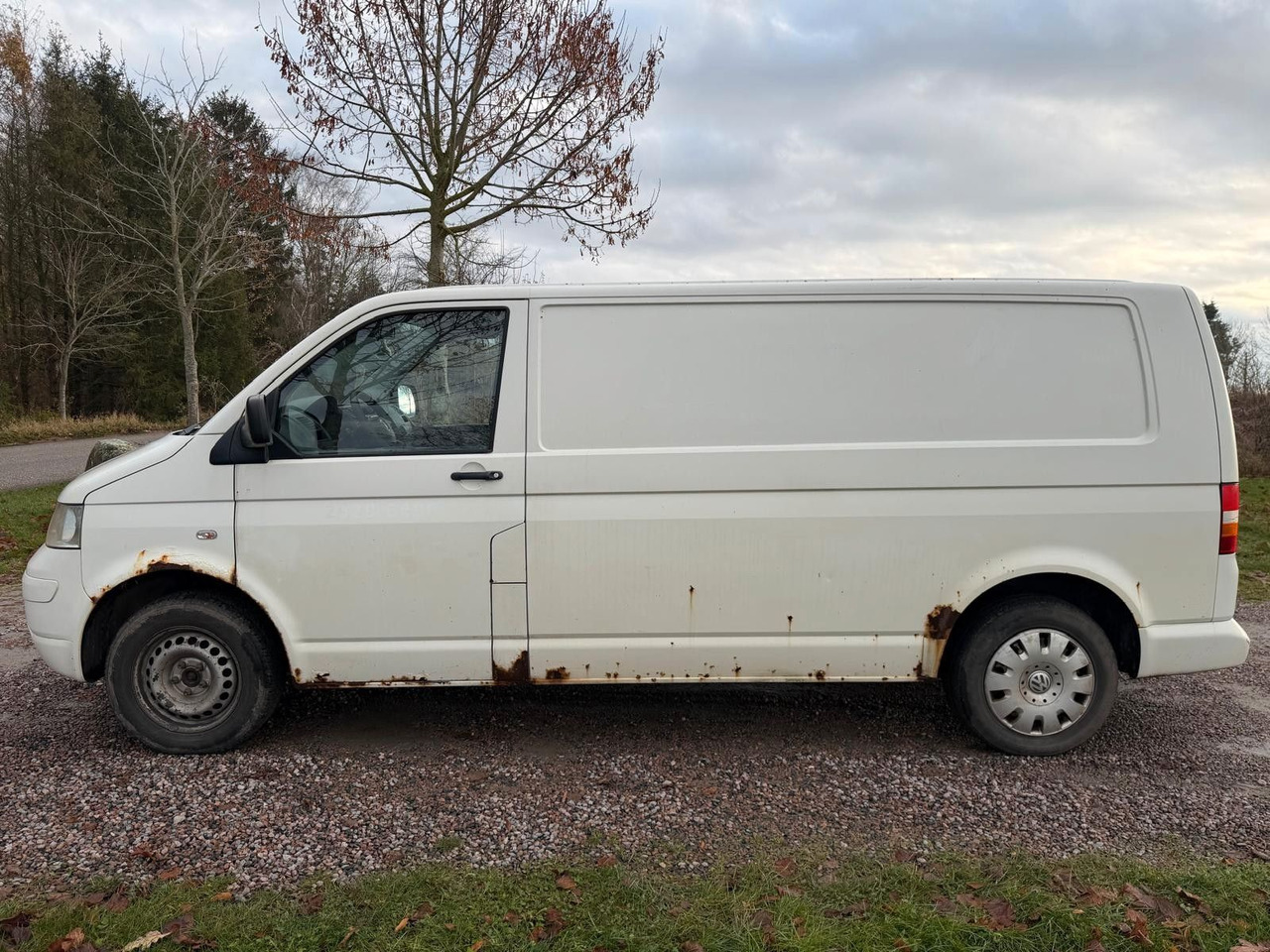 Volkswagen T5 Transporter Kasten-Kombi Kasten Long - Mazs furgons: foto 2 Volkswagen T5 Transporter Kasten-Kombi Kasten Long - Mazs furgons: foto 2