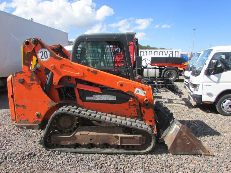Bobcat T 590 High Flow Kompaktlader 26.000 EUR - Kompaktiekrāvējs: foto 1 Bobcat T 590 High Flow Kompaktlader 26.000 EUR - Kompaktiekrāvējs: foto 1