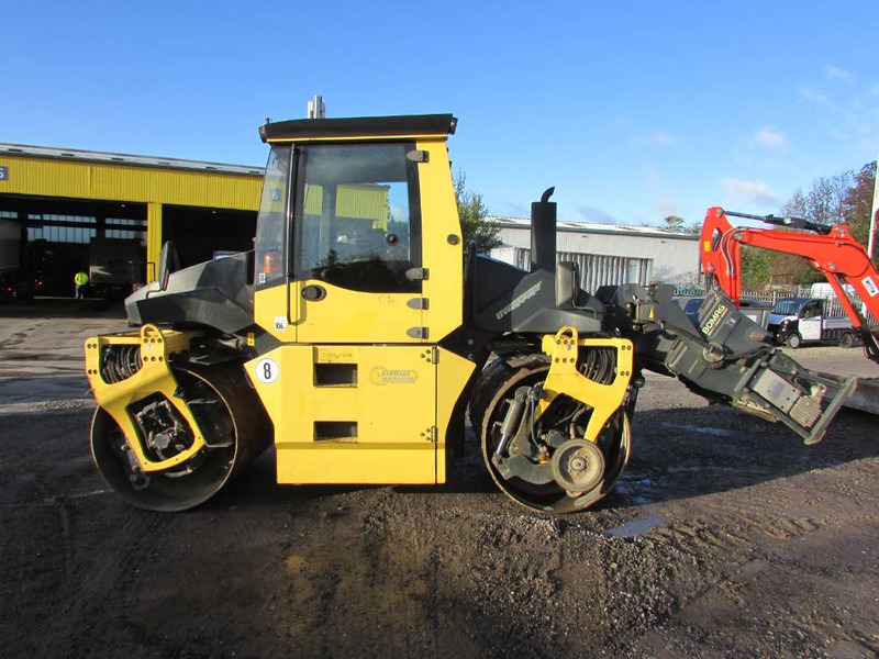 Bomag BW 154 A P-4 AM / Asphaltmanager Walze - Veltnis: foto 1 Bomag BW 154 A P-4 AM / Asphaltmanager Walze - Veltnis: foto 1