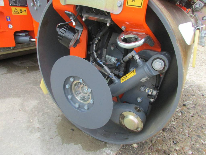 Hamm HD 12 i VV Walze 25.500 EUR - Veltnis: foto 3 Hamm HD 12 i VV Walze 25.500 EUR - Veltnis: foto 3