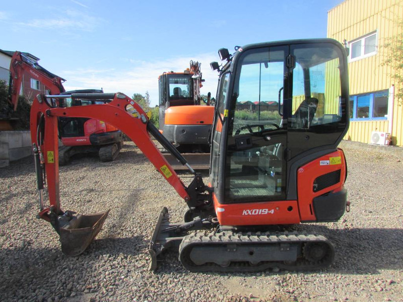 Kubota KX 019-4 - Mini-ekskavators: foto 1 Kubota KX 019-4 - Mini-ekskavators: foto 1