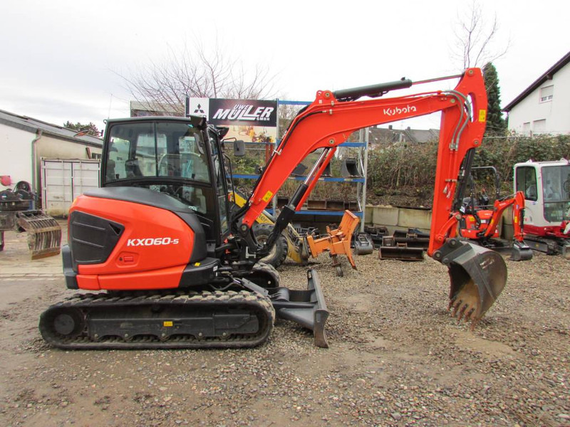 Kubota KX 060-5 HI Minibagger 49.500 EUR - Mini-ekskavators: foto 1 Kubota KX 060-5 HI Minibagger 49.500 EUR - Mini-ekskavators: foto 1