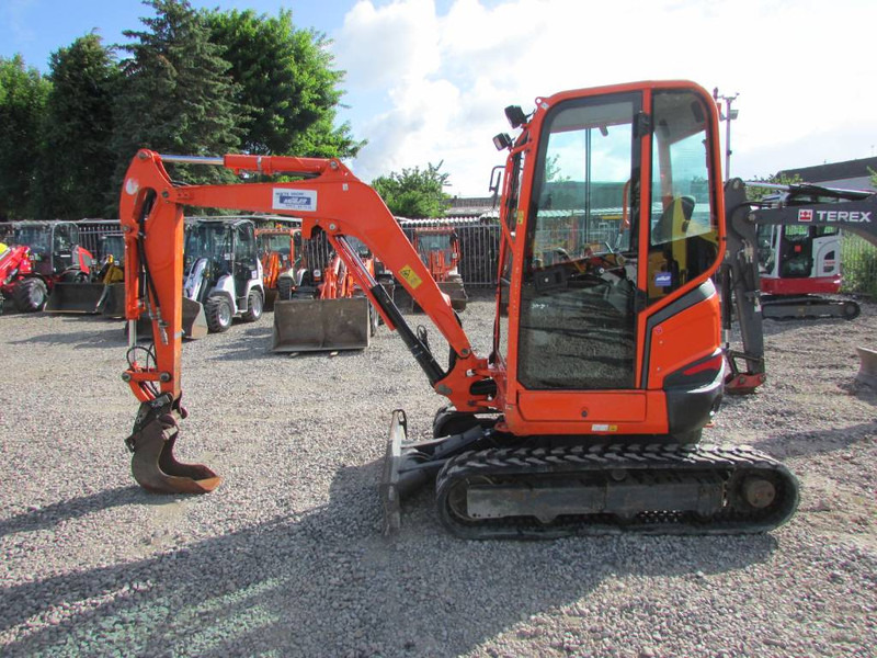 Kubota U 27-4 Minibagger 21.500 EUR - Mini-ekskavators: foto 1 Kubota U 27-4 Minibagger 21.500 EUR - Mini-ekskavators: foto 1