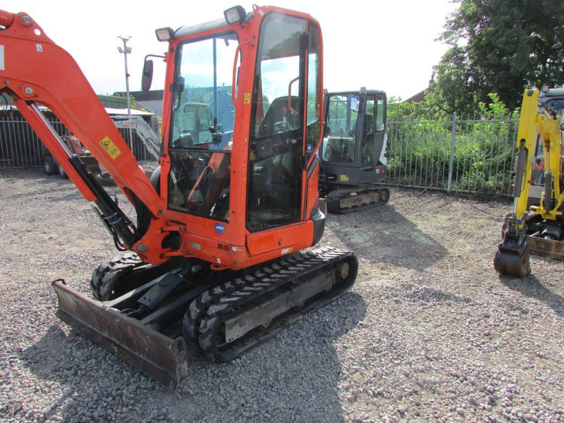 Kubota U 27-4 Minibagger 21.500 EUR - Mini-ekskavators: foto 2 Kubota U 27-4 Minibagger 21.500 EUR - Mini-ekskavators: foto 2