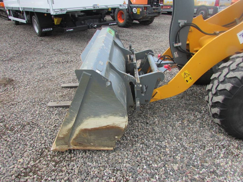 Liebherr L 506 Compact Radlader 41.500 EUR - Riteņu iekrāvējs: foto 3 Liebherr L 506 Compact Radlader 41.500 EUR - Riteņu iekrāvējs: foto 3