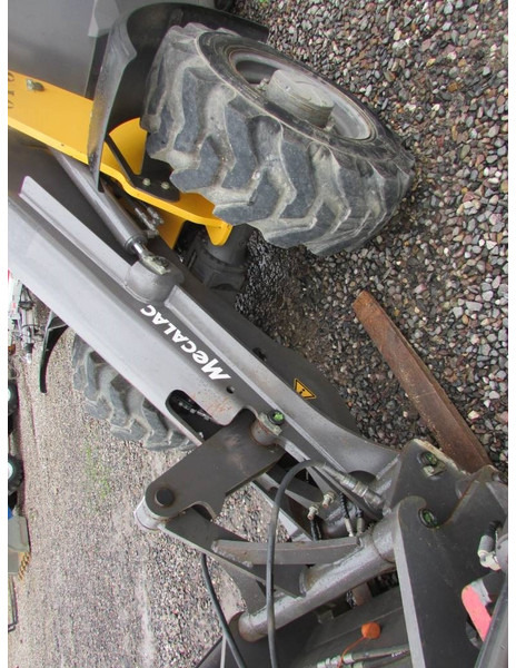 Mecalac AX 700 Radlader 26.000 EUR - Riteņu iekrāvējs: foto 3 Mecalac AX 700 Radlader 26.000 EUR - Riteņu iekrāvējs: foto 3