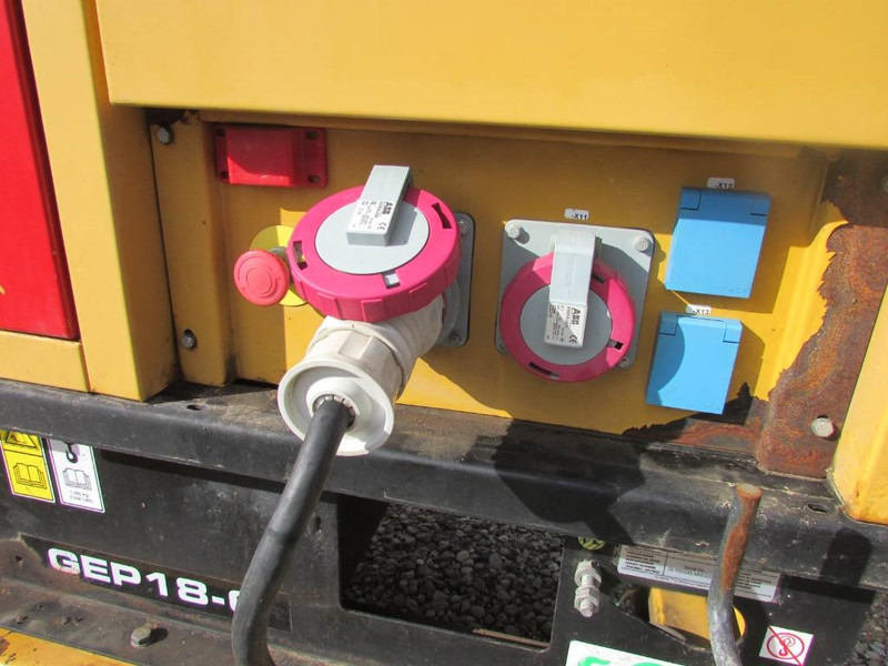 Olympian GEP 18-6 Lichtmast Zeppelin Lichtgiraffe Anhänger - Elektroģenerators: foto 4 Olympian GEP 18-6 Lichtmast Zeppelin Lichtgiraffe Anhänger - Elektroģenerators: foto 4