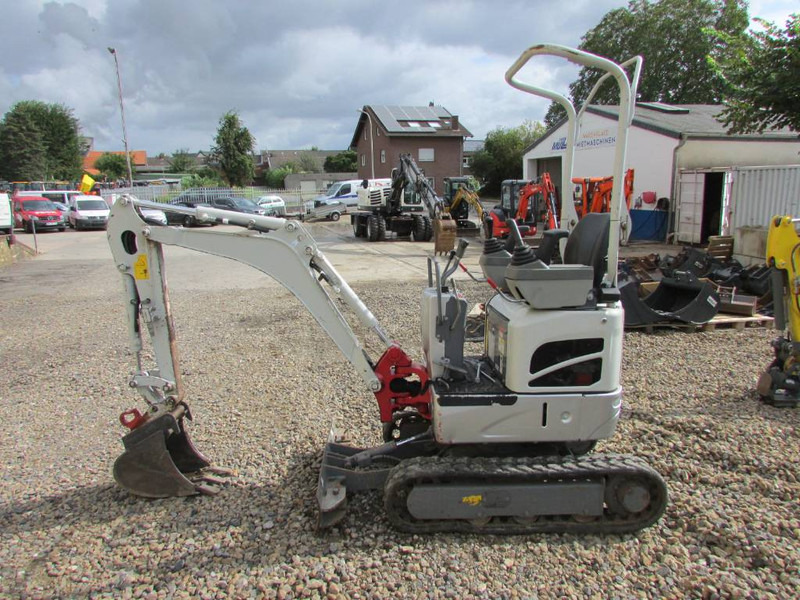 Takeuchi TB 210 R Minibagger 14.500 EUR - Mini-ekskavators: foto 1 Takeuchi TB 210 R Minibagger 14.500 EUR - Mini-ekskavators: foto 1