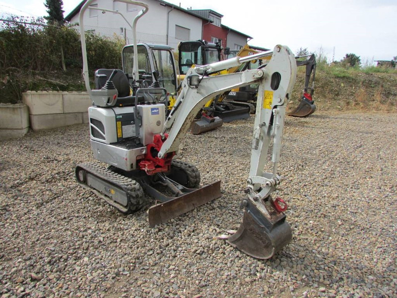 Takeuchi TB 210 R Minibagger 14.500 EUR - Mini-ekskavators: foto 3 Takeuchi TB 210 R Minibagger 14.500 EUR - Mini-ekskavators: foto 3