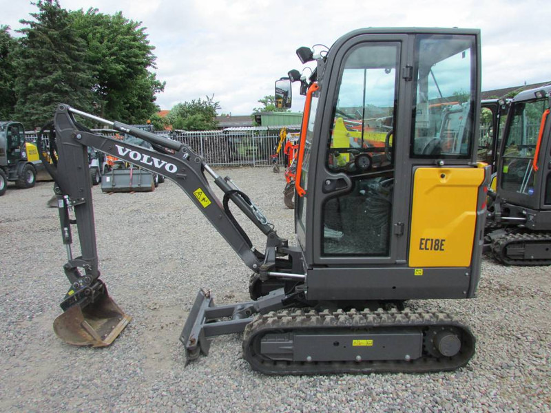 Volvo EC 18 E Minibagger 23.500 EUR - Mini-ekskavators: foto 1 Volvo EC 18 E Minibagger 23.500 EUR - Mini-ekskavators: foto 1