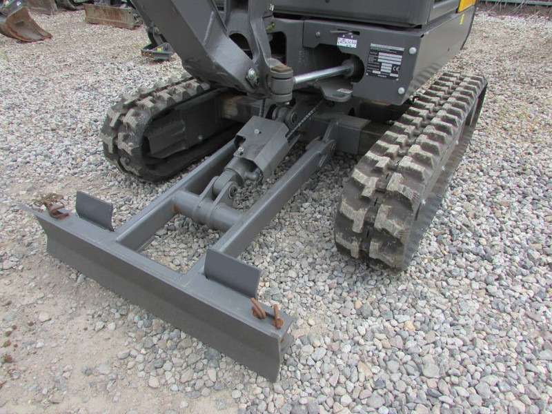 Volvo EC 18 E Minibagger 24.500 EUR - Mini-ekskavators: foto 3 Volvo EC 18 E Minibagger 24.500 EUR - Mini-ekskavators: foto 3