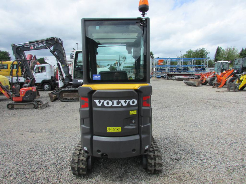 Volvo EC 18 E Minibagger 24.500 EUR - Mini-ekskavators: foto 5 Volvo EC 18 E Minibagger 24.500 EUR - Mini-ekskavators: foto 5