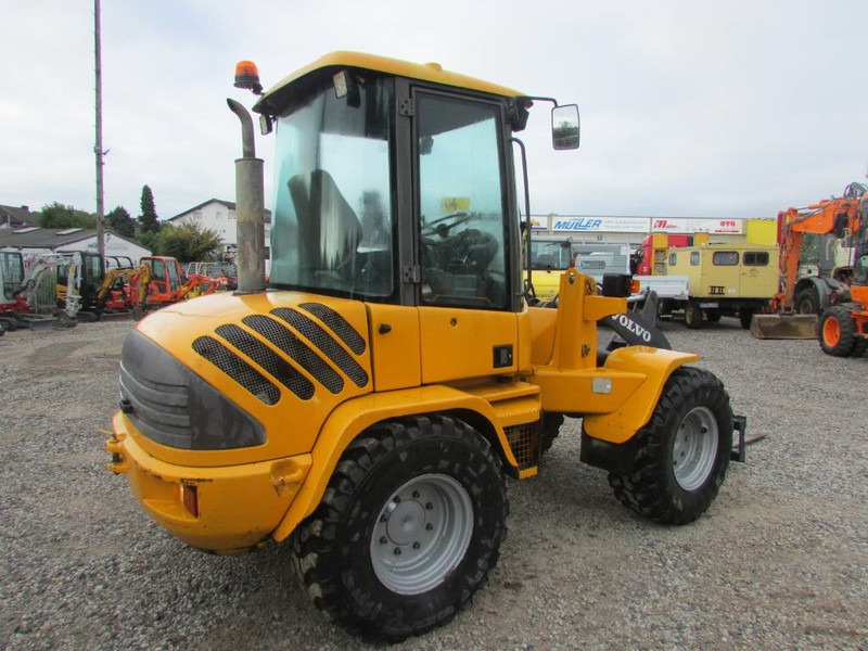 Volvo L 35 B-Z Radlader 16.000 EUR - Riteņu iekrāvējs: foto 5 Volvo L 35 B-Z Radlader 16.000 EUR - Riteņu iekrāvējs: foto 5