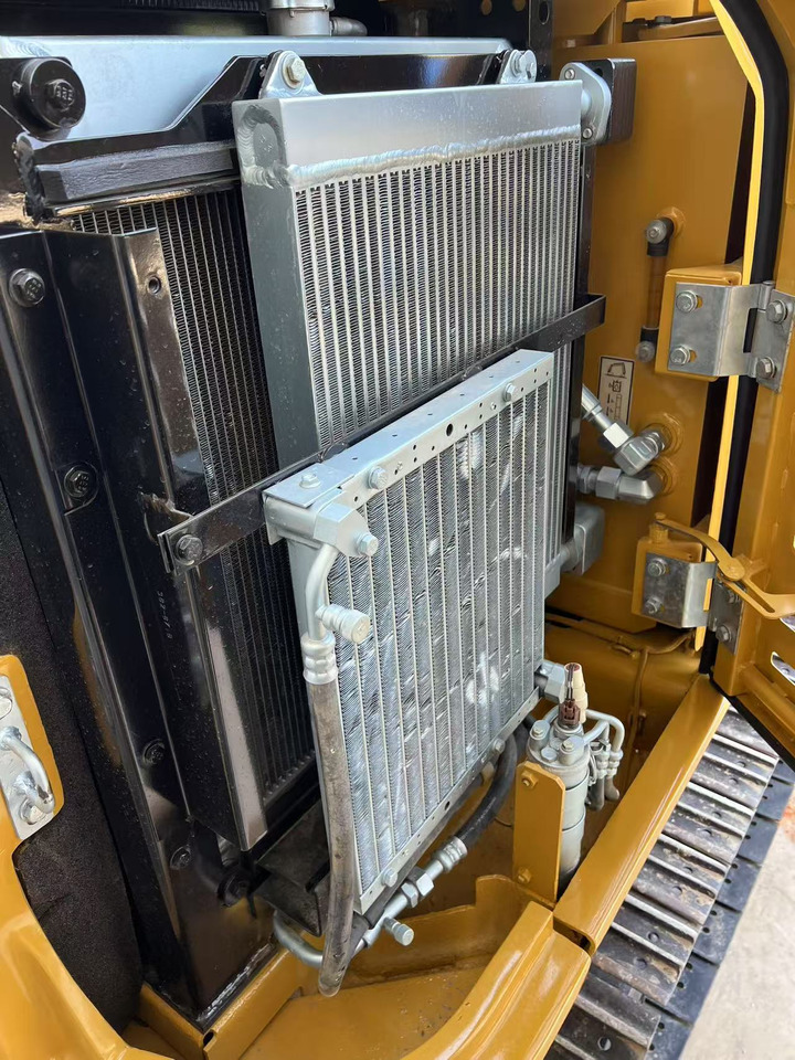 CATERPILLAR 305.5E2 - Mini-ekskavators: foto 4 CATERPILLAR 305.5E2 - Mini-ekskavators: foto 4