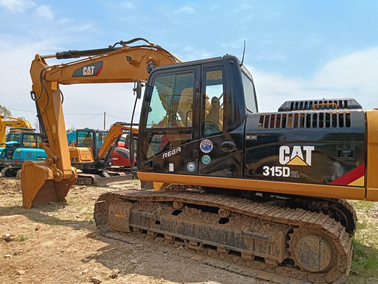 CATERPILLAR 315D2L - Kāpurķēžu ekskavators: foto 1 CATERPILLAR 315D2L - Kāpurķēžu ekskavators: foto 1