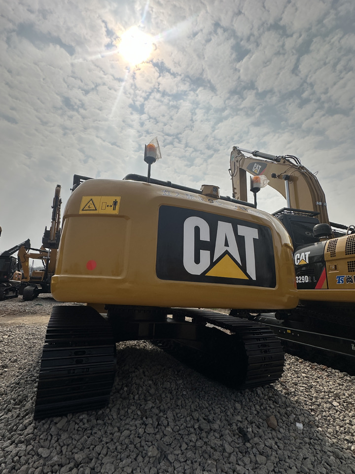 CATERPILLAR 320D2 - Riteņu ekskavators: foto 2 CATERPILLAR 320D2 - Riteņu ekskavators: foto 2
