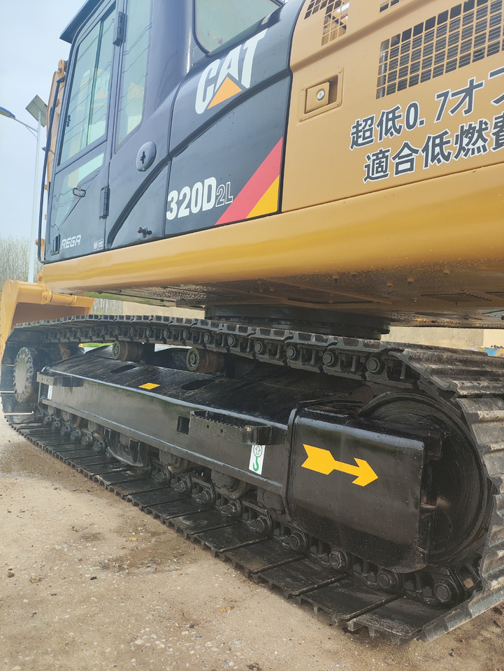 CATERPILLAR 320D2 - Mini-ekskavators: foto 2 CATERPILLAR 320D2 - Mini-ekskavators: foto 2