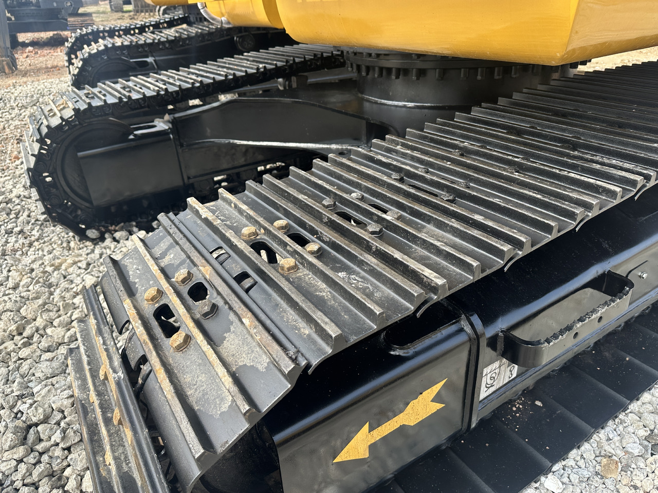 Kāpurķēžu ekskavators CATERPILLAR 320D2: foto 8
