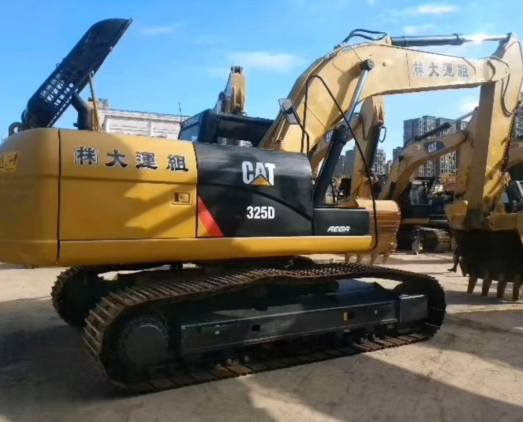CATERPILLAR 325 D - Kāpurķēžu ekskavators: foto 1 CATERPILLAR 325 D - Kāpurķēžu ekskavators: foto 1