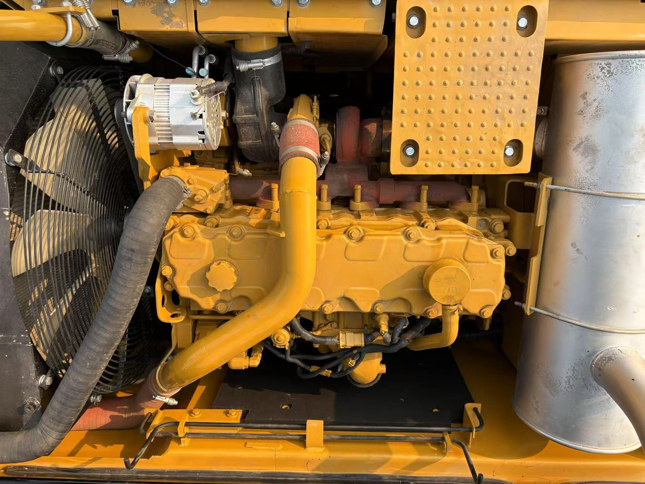 CATERPILLAR 325D2 - Kāpurķēžu ekskavators: foto 5 CATERPILLAR 325D2 - Kāpurķēžu ekskavators: foto 5